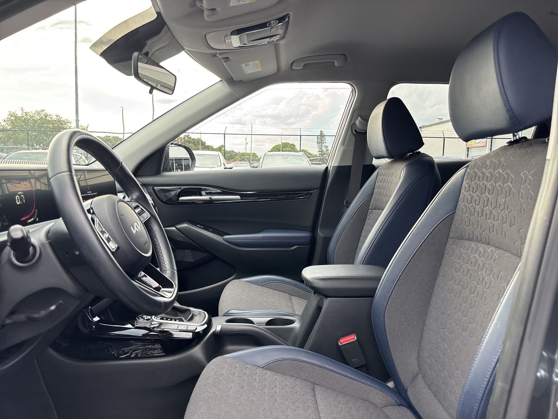 Used 2025 Kia Seltos S FWD image 13