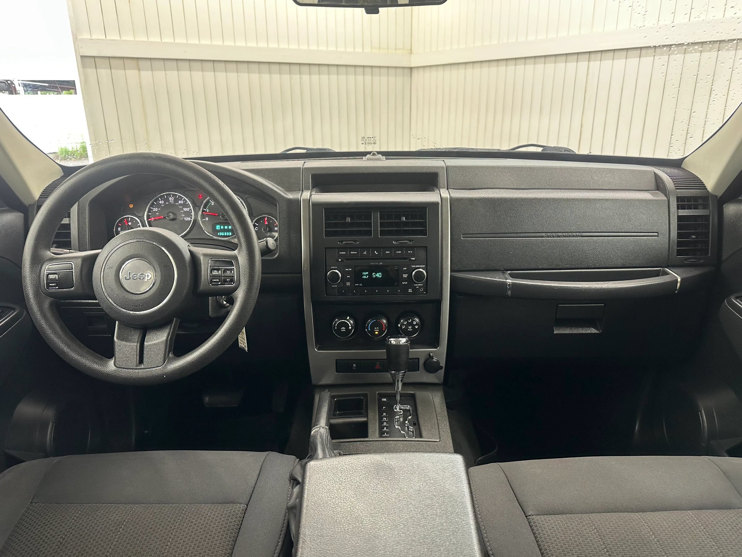 Used 2011 Jeep Liberty Sport RWD image 17