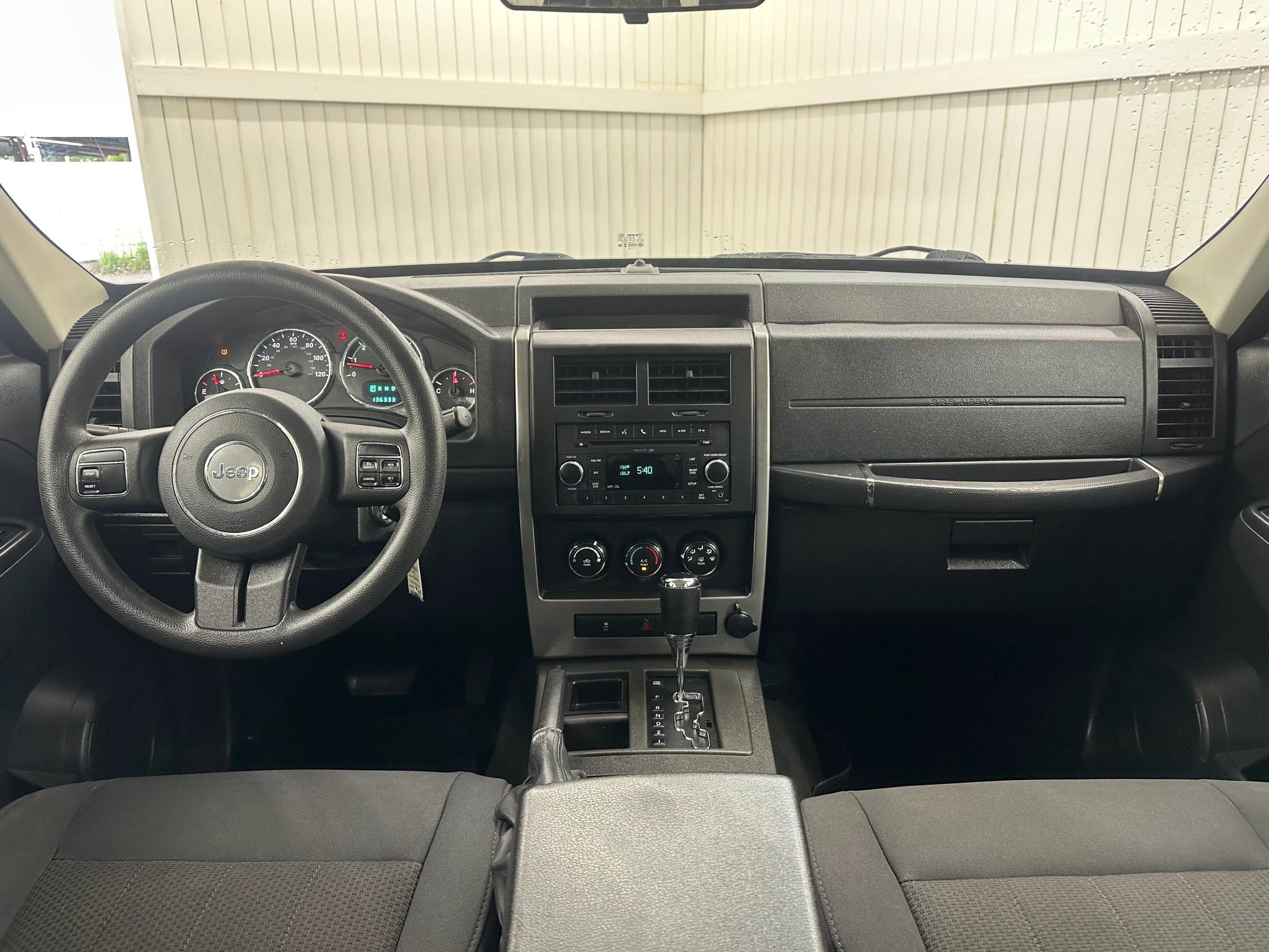 Used 2011 Jeep Liberty Sport image 17