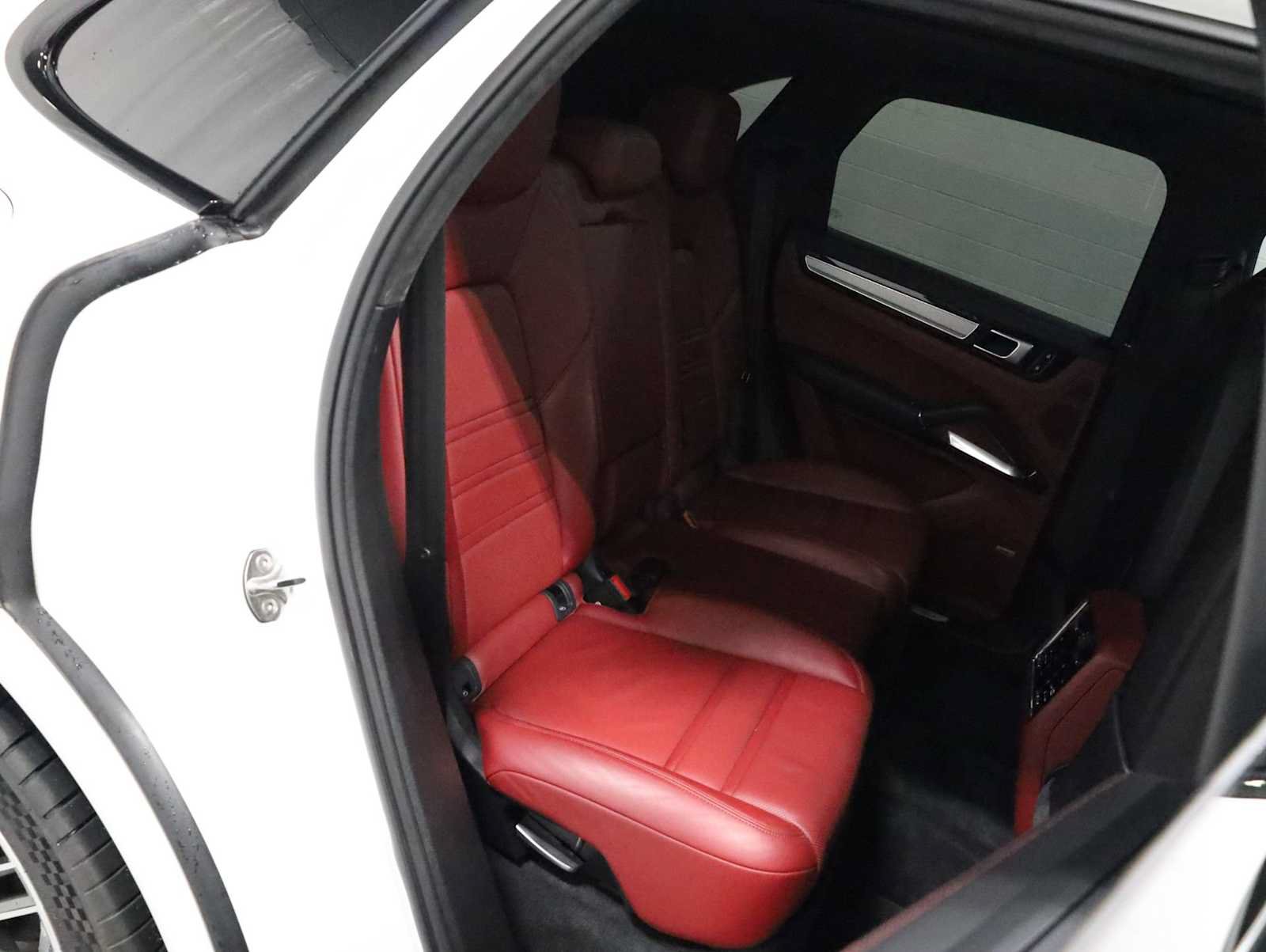 Used 2019 Porsche Cayenne Turbo AWD/4WD image 37