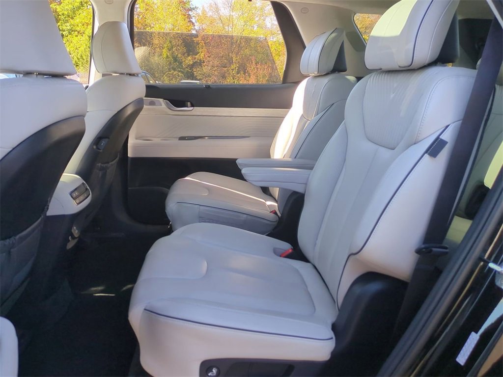 Used 2023 Hyundai Palisade Calligraphy image 24