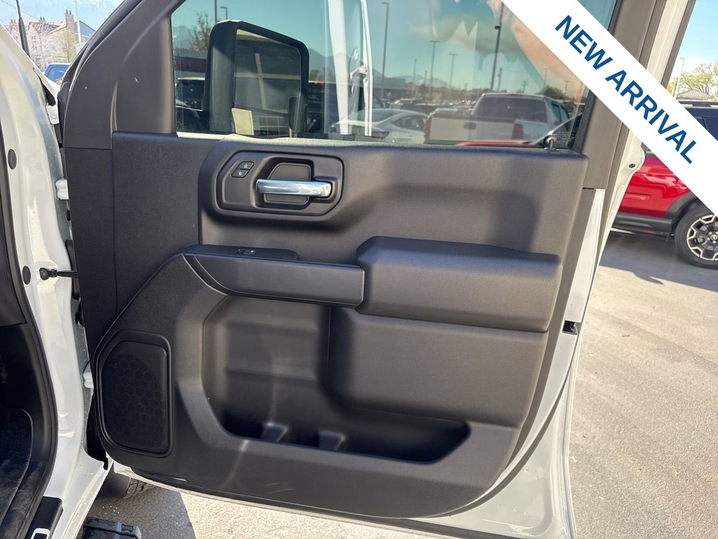 Used 2025 Chevrolet Silverado 2500 Custom w/ Custom Value Package image 10