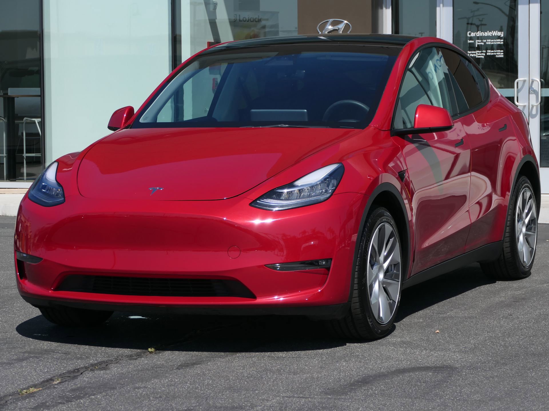 Used 2023 Tesla Model Y Long Range image 7