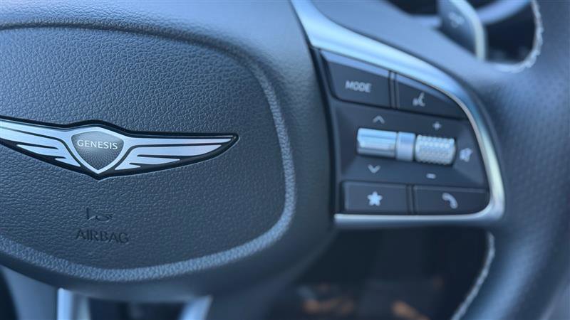 Used 2025 Genesis G70 2.5T image 24