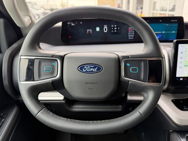 Used 2025 Ford Expedition Active RWD image 16