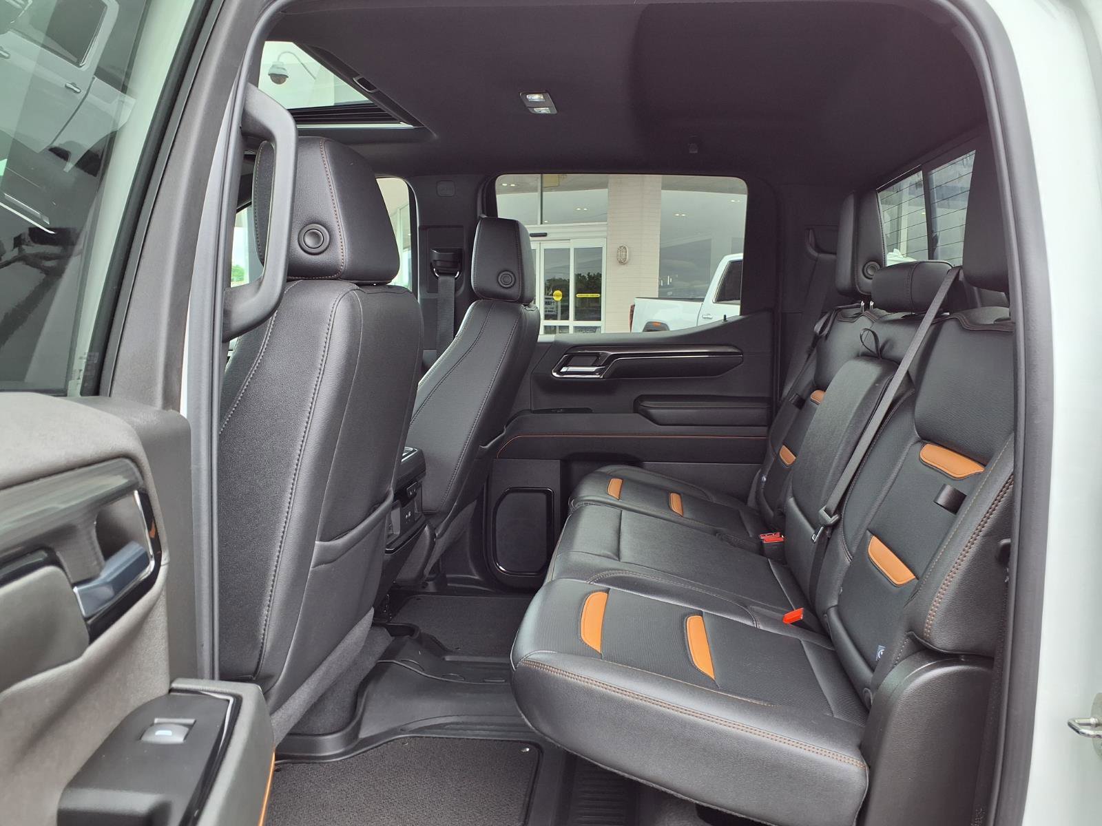 Used 2024 GMC Sierra 1500 AT4 w/ Technology Package AWD/4WD image 31