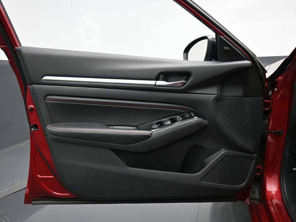 Used 2023 Nissan Altima 2.5 SR w/ SR Premium Package image 30