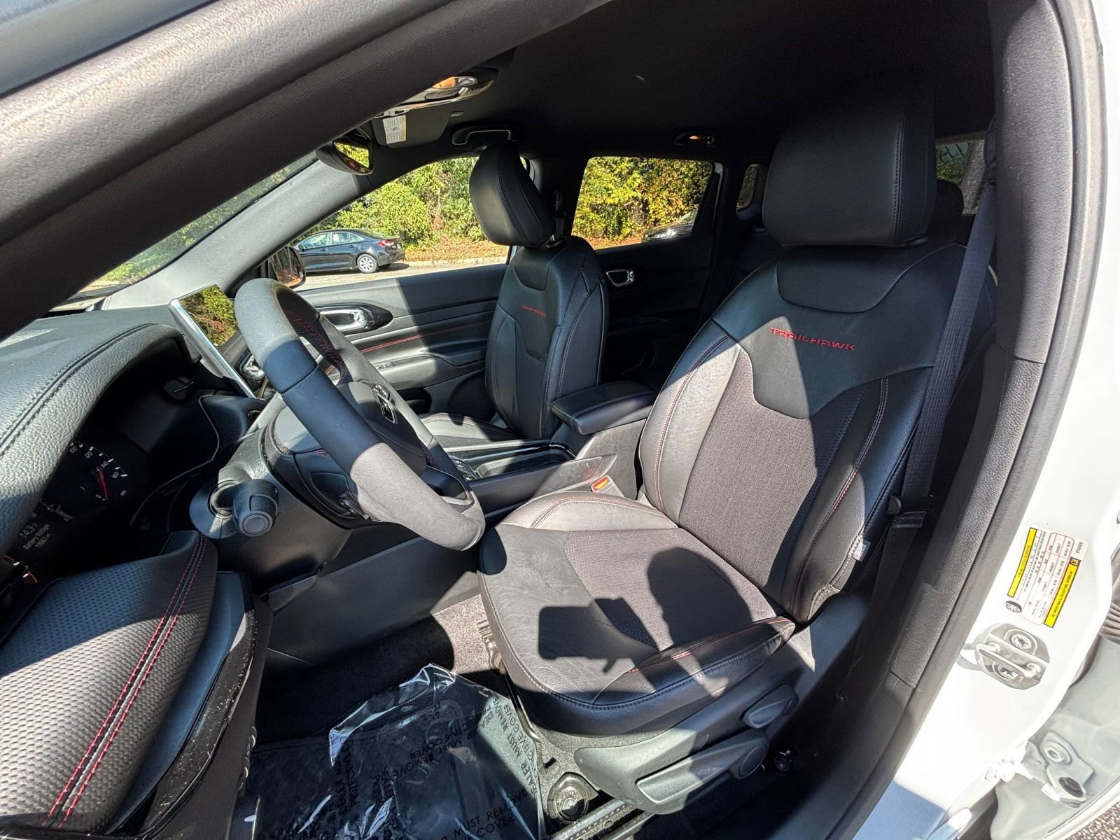 Used 2025 Jeep Compass Trailhawk image 36