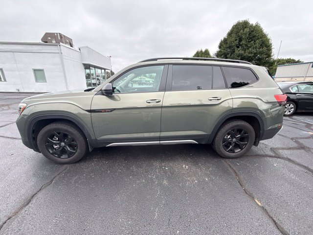 Used 2024 Volkswagen Atlas Peak Edition SEL AWD/4WD image 4