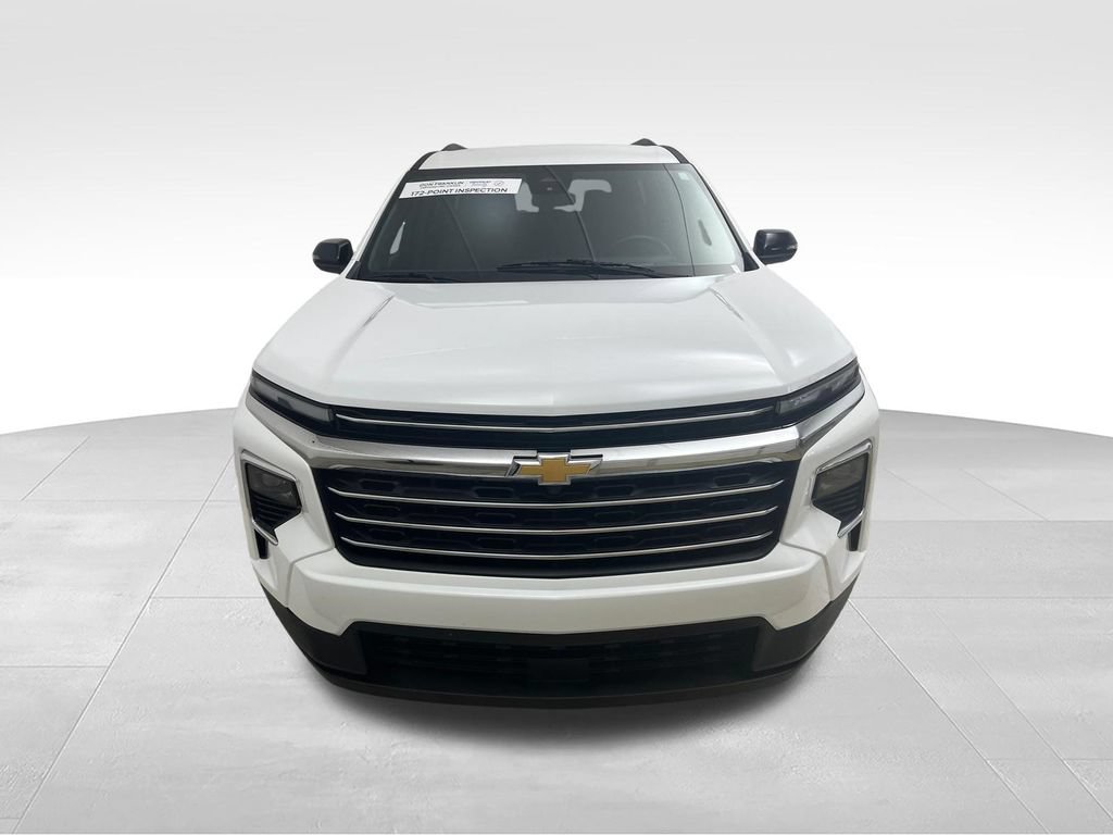 Used 2025 Chevrolet Traverse LT FWD image 8