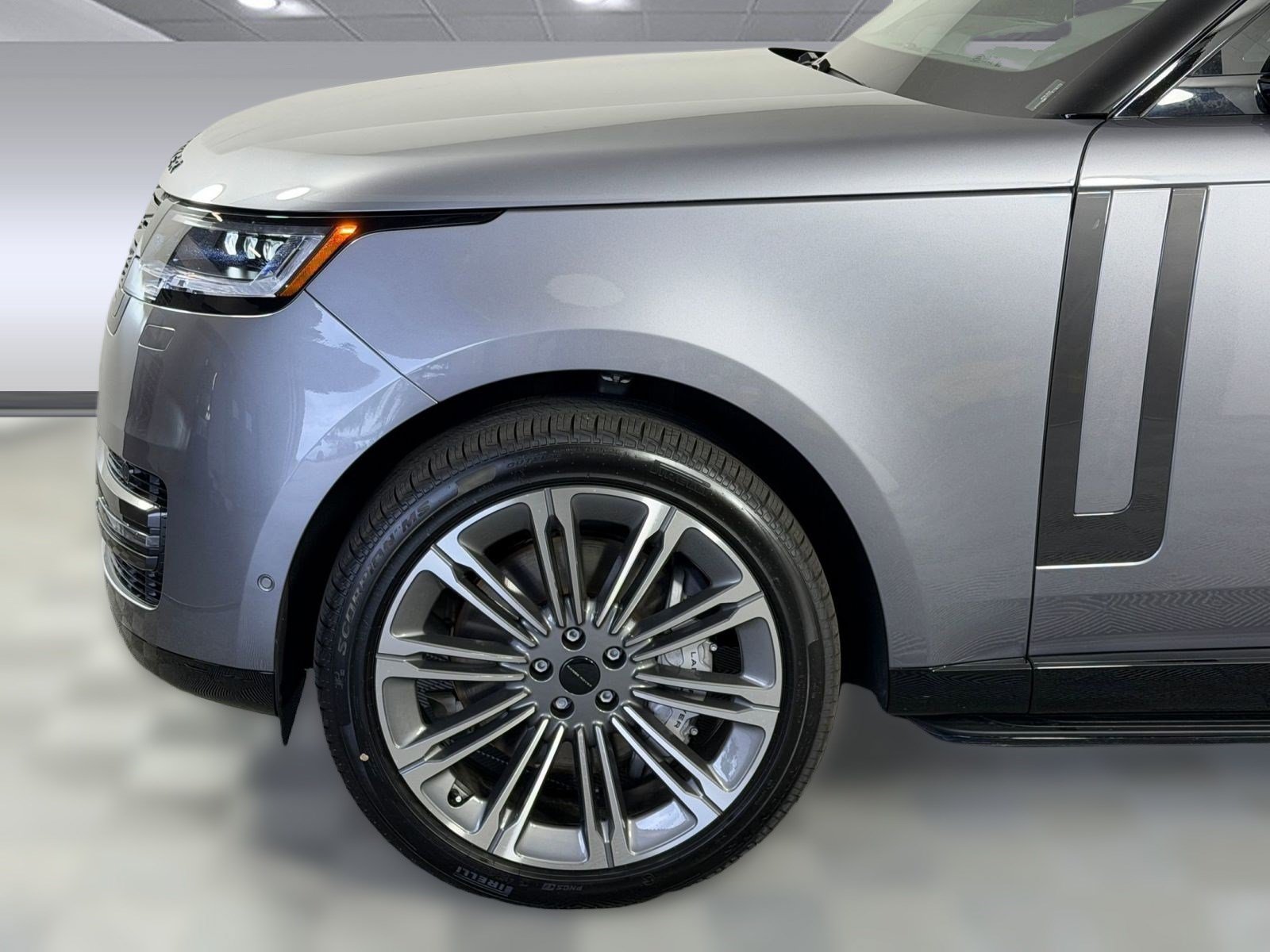 New 2026 Land Rover Range Rover Long Wheelbase SE AWD/4WD image 11