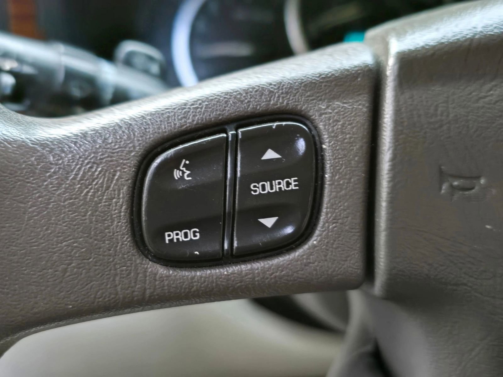 Used 2003 Cadillac Escalade EXT Sport Utility Pickup 4D 5 1/4 image 26