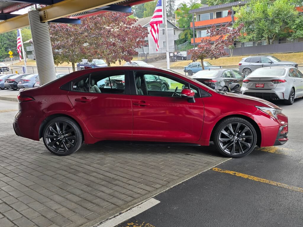 Used 2024 Toyota Corolla XSE FWD image 4