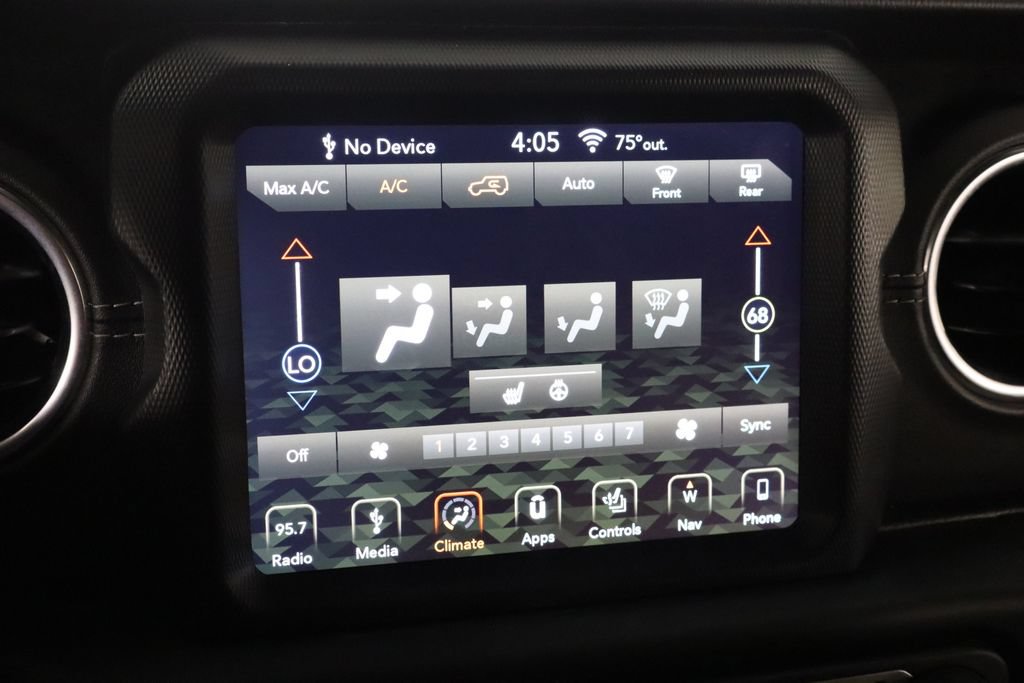 Used 2018 Jeep Wrangler Unlimited Sahara AWD/4WD image 30