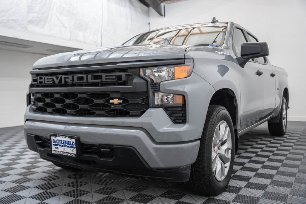 Used 2024 Chevrolet Silverado 1500 Custom AWD/4WD image 3