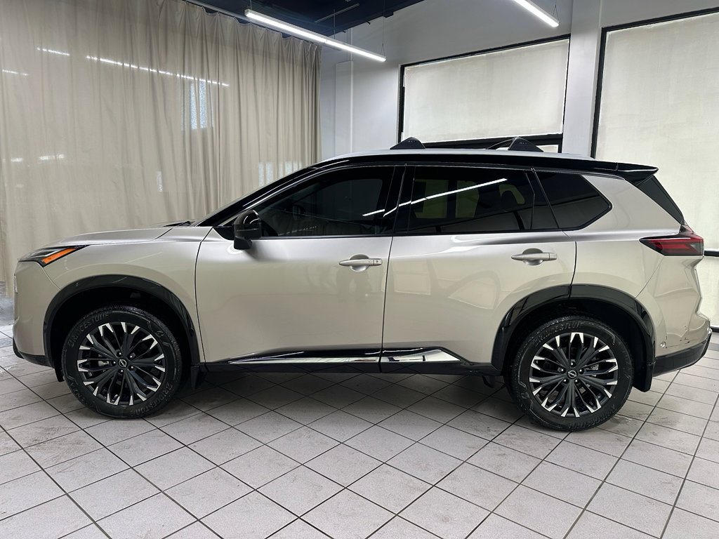 Used 2026 Nissan Rogue Platinum w/ Platinum Premium Package image 10