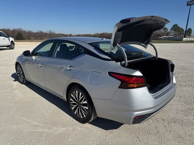 Used 2024 Nissan Altima 2.5 SV image 4