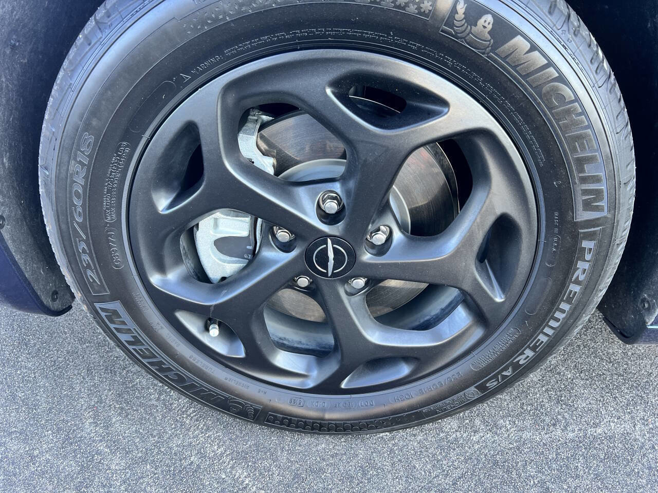 Used 2023 Chrysler Pacifica Touring-L w/ S Appearance Package image 52