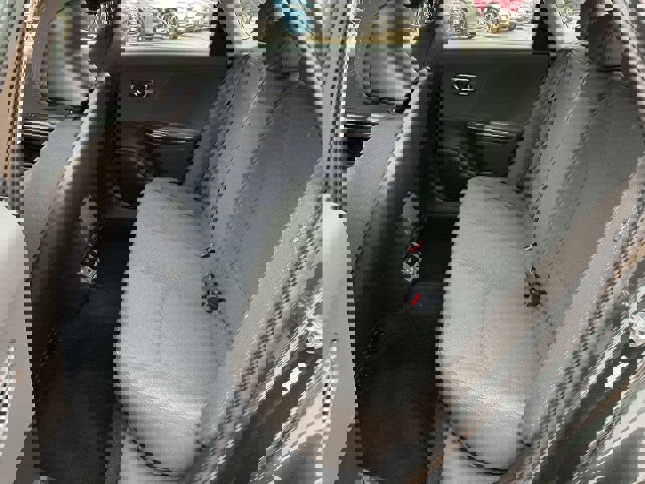 Used 2025 Kia K4 LXS image 15