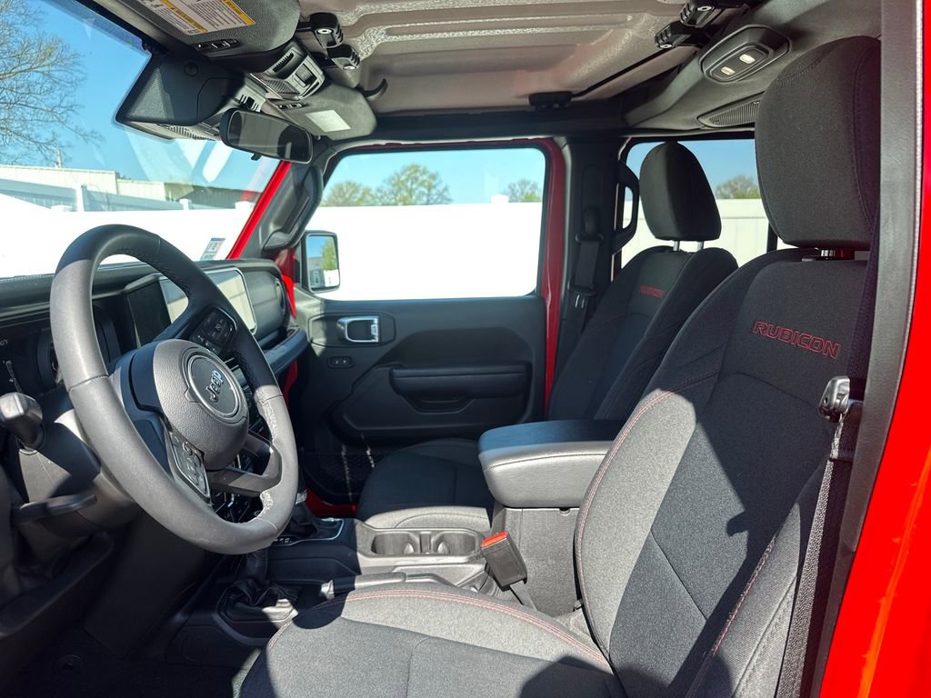 Used 2025 Jeep Wrangler Unlimited Rubicon image 12