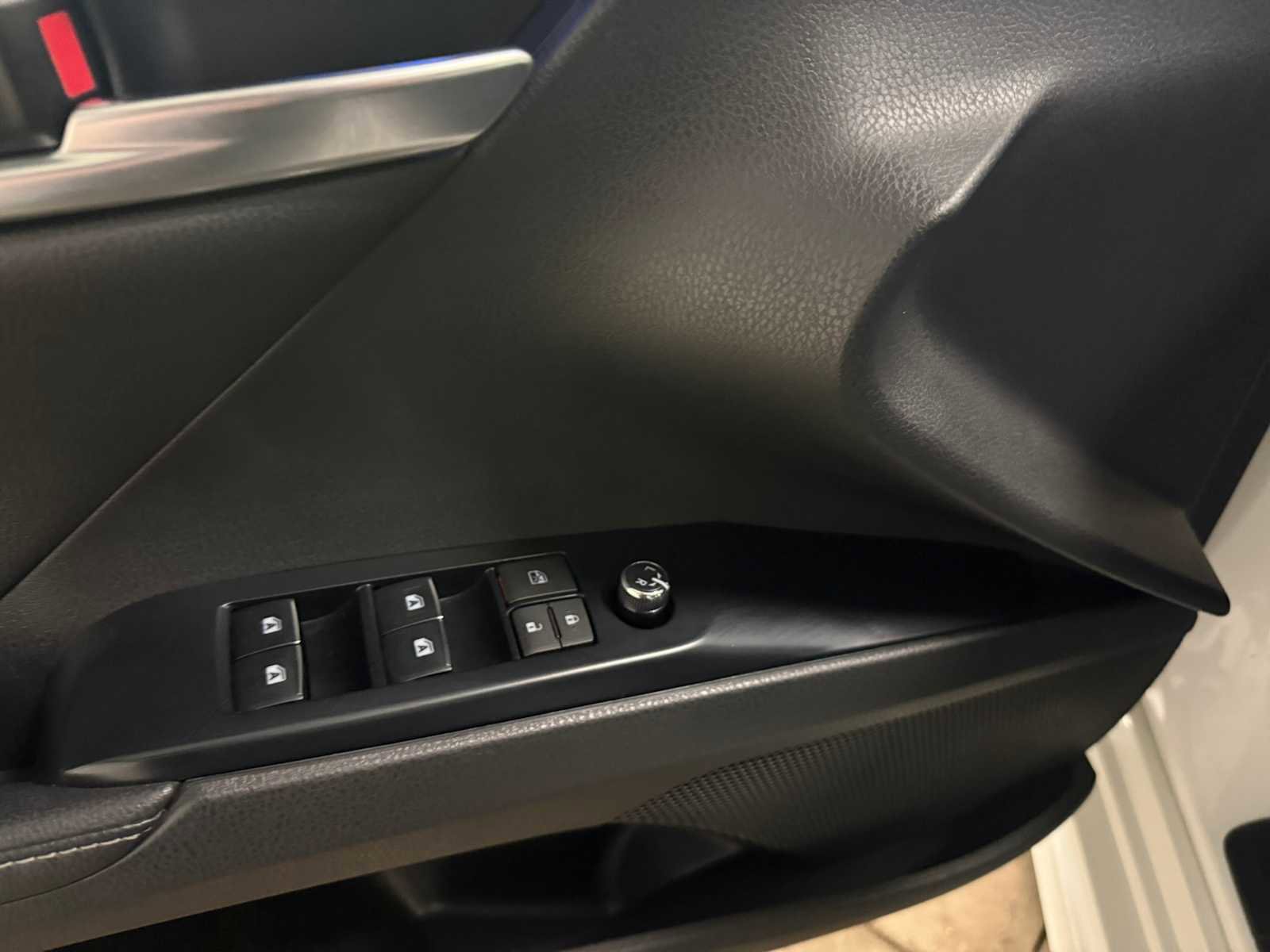 Used 2019 Toyota Camry XSE w/ Navigation Package image 21