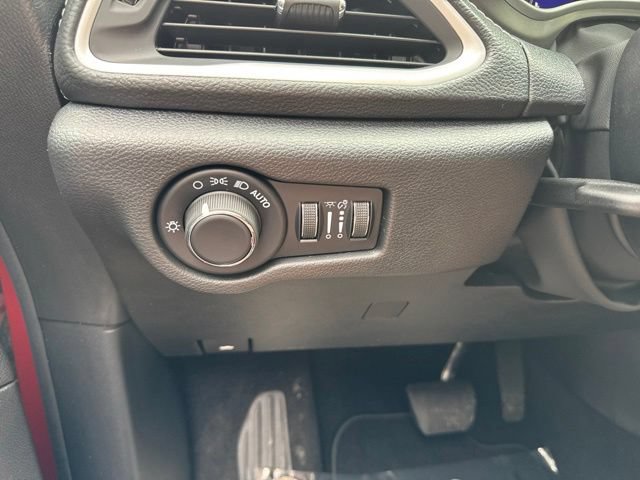 Used 2027 Chrysler Pacifica Select AWD/4WD image 38