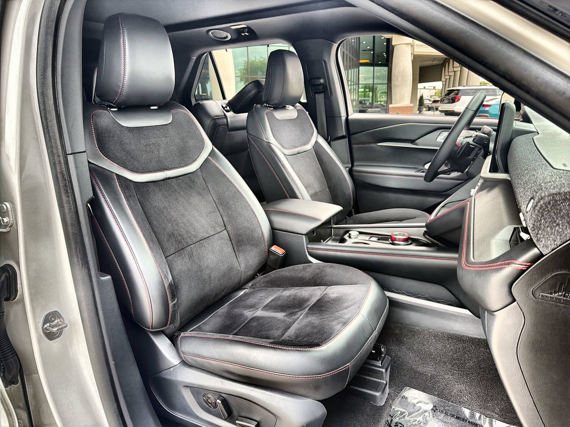 Used 2025 Ford Explorer ST AWD/4WD image 25