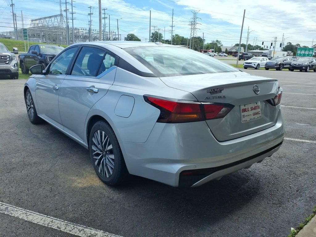 Used 2024 Nissan Altima 2.5 SV FWD image 5
