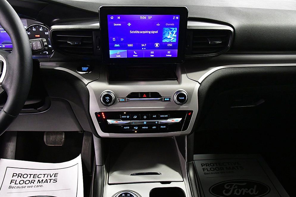 Used 2023 Ford Explorer XLT image 26