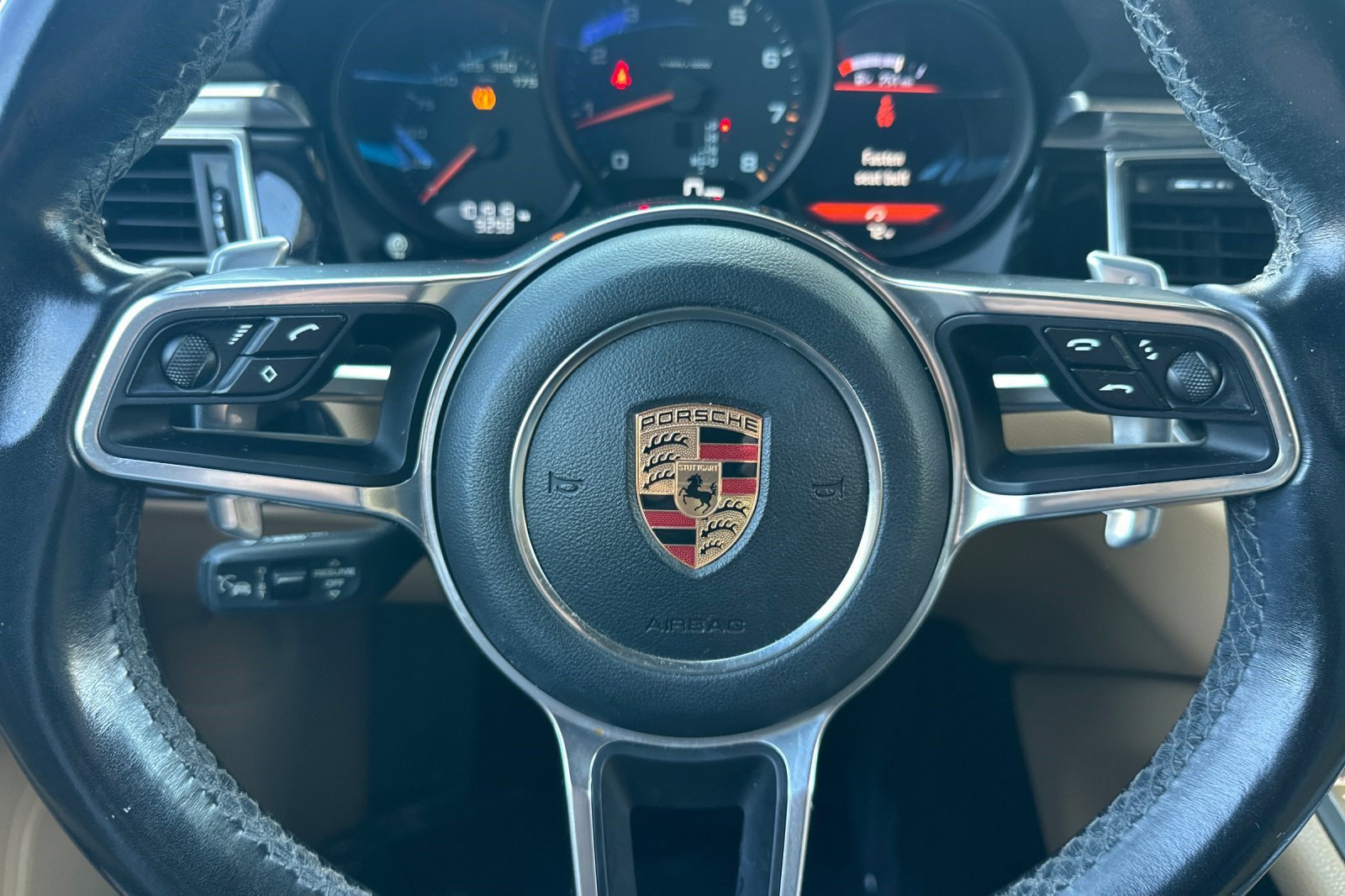 Used 2018 Porsche Macan AWD/4WD image 10
