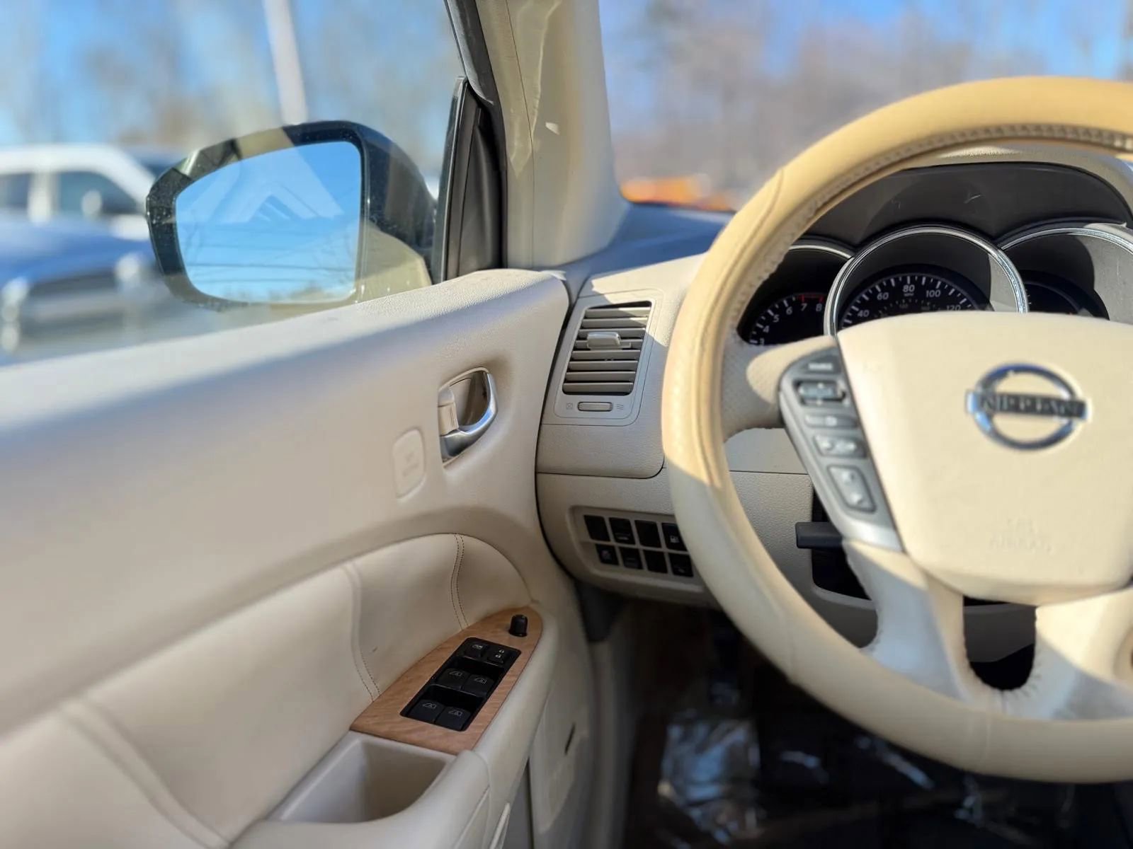 Used 2014 Nissan Murano CrossCabriolet w/ Navigation Package image 23