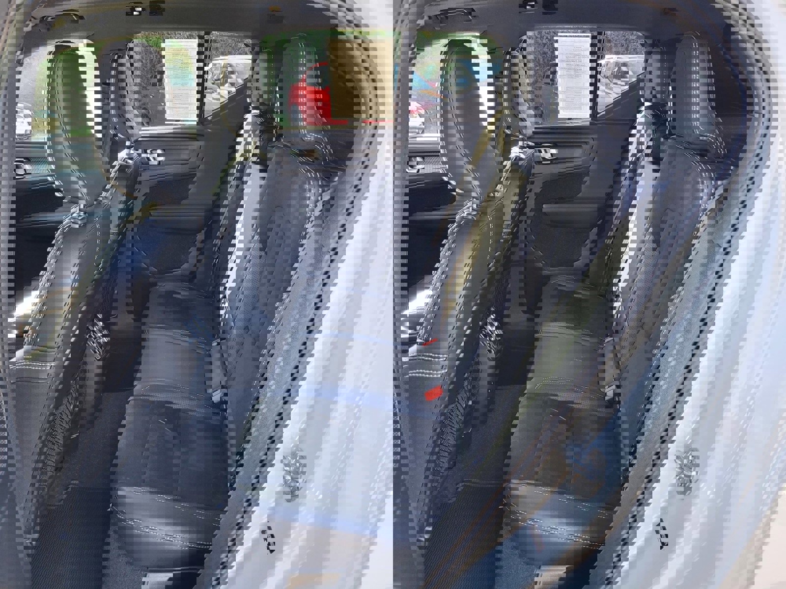 Used 2021 Volvo XC40 P8 Recharge image 11