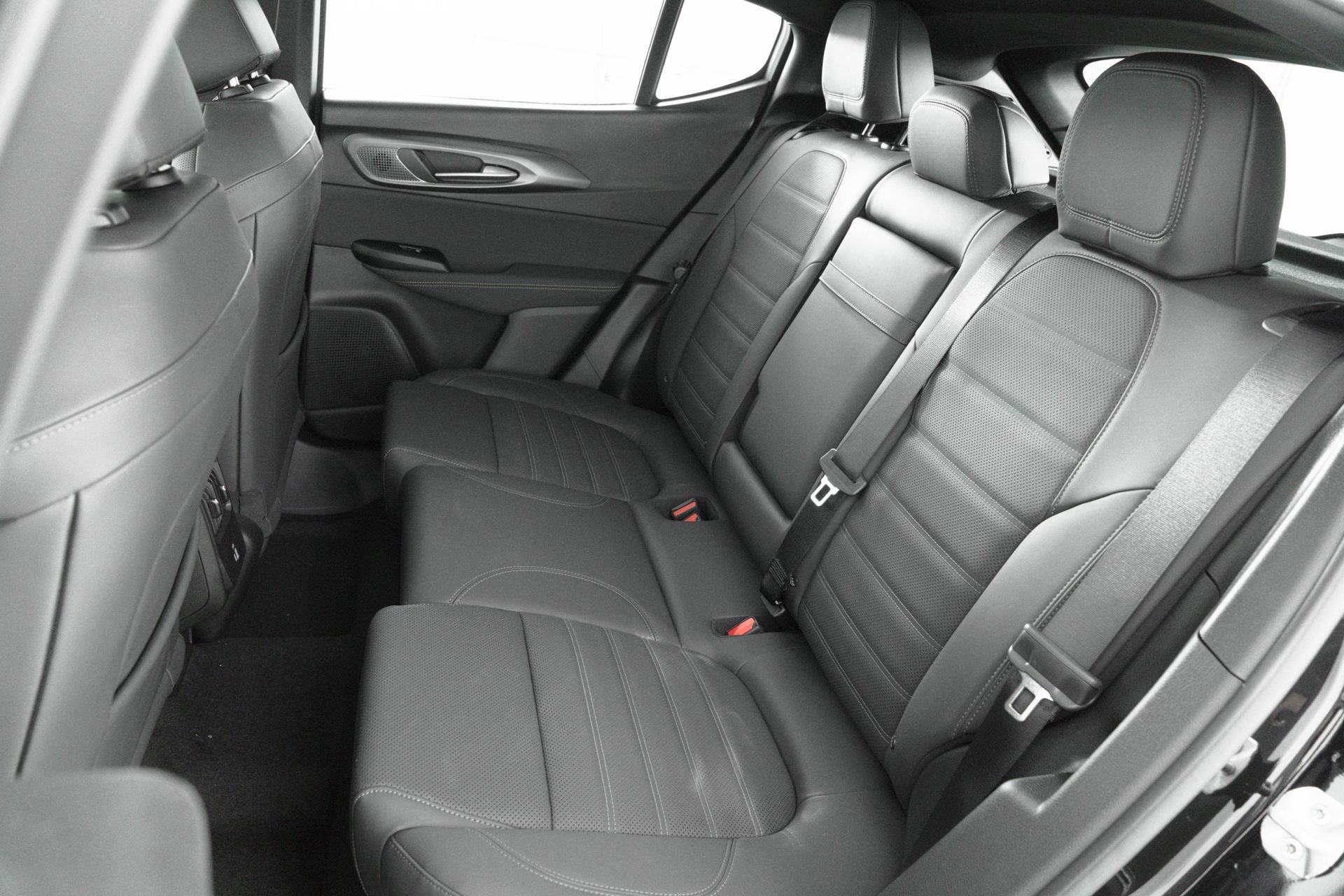 New 2025 Alfa Romeo Tonale w/ Premium Package image 29