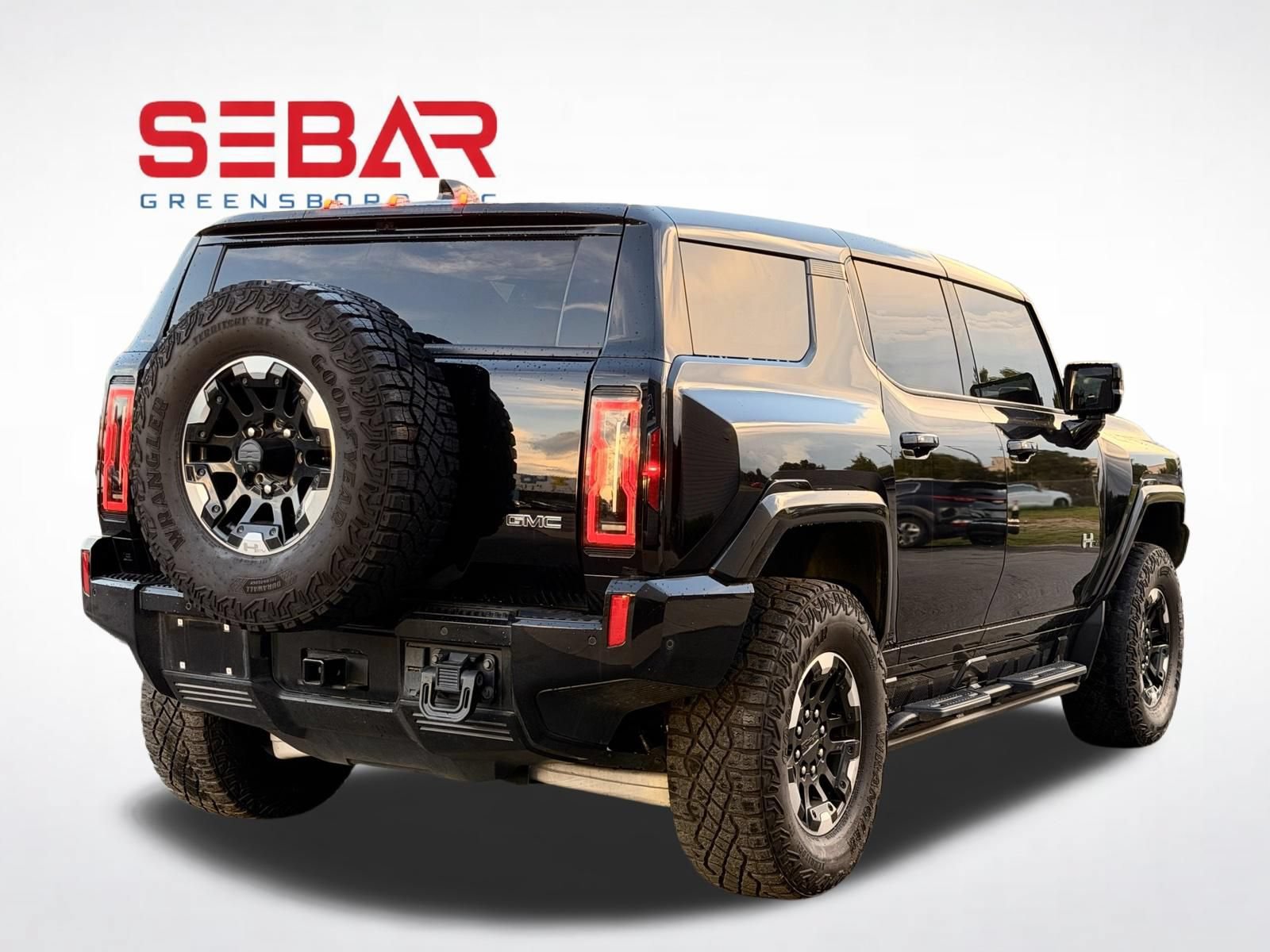 Used 2024 GMC Hummer EV 2X w/ Extreme Off-Road Package AWD/4WD image 15