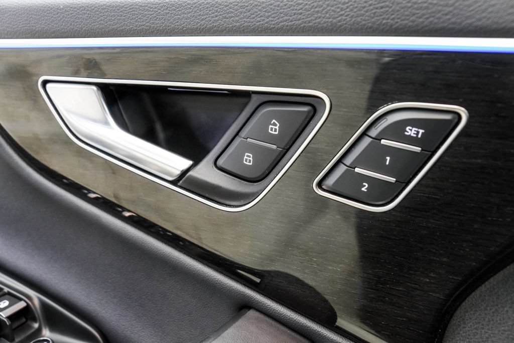 Used 2025 Audi Q7 3.0T Premium Plus AWD/4WD image 42