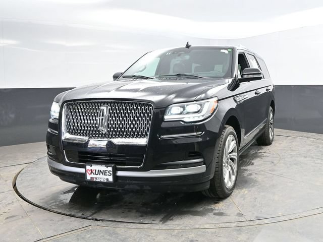 Used 2024 Lincoln Navigator Reserve AWD/4WD image 3