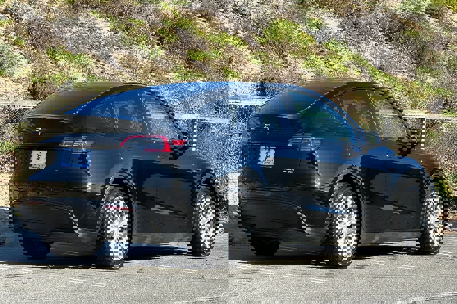 Used 2024 Tesla Model Y Long Range image 2