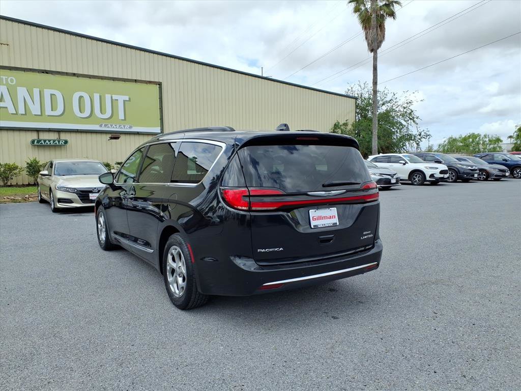 Used 2023 Chrysler Pacifica Limited image 6