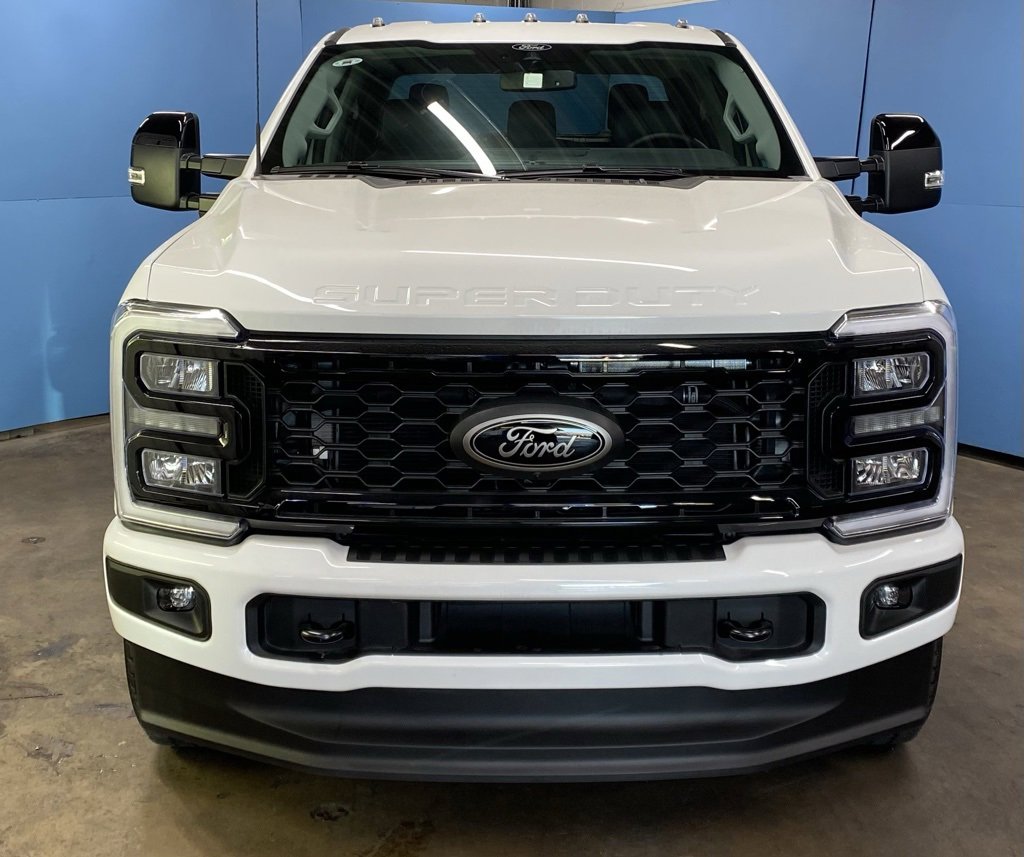New 2025 Ford F350 Lariat w/ Black Appearance Package image 3