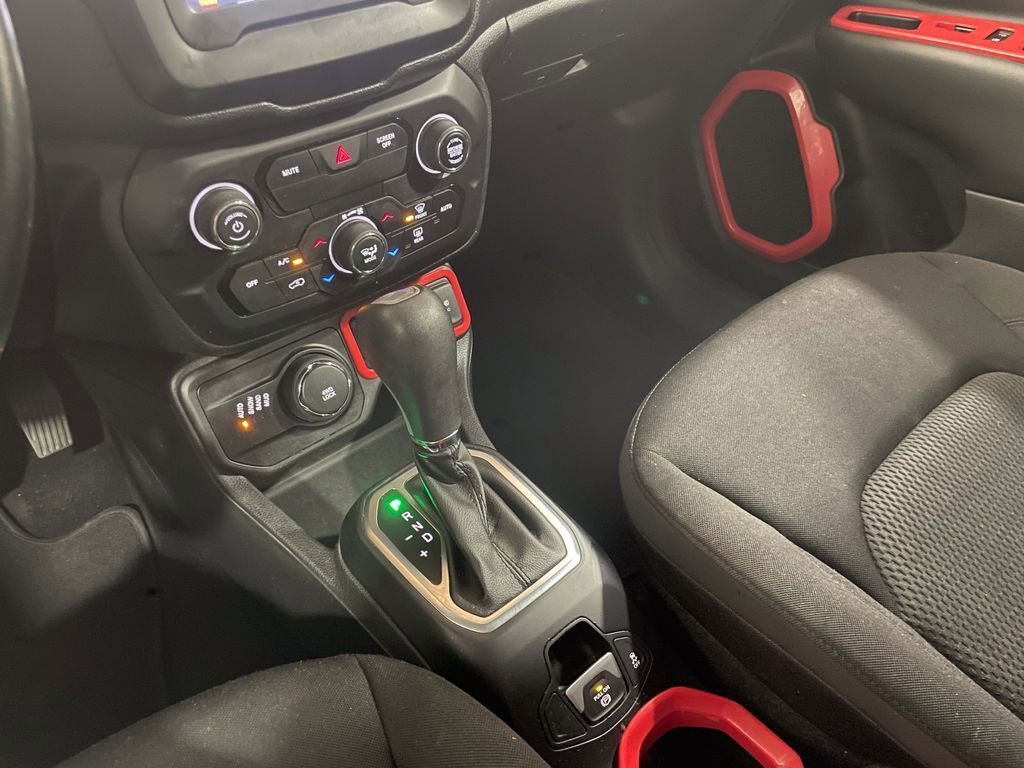 Used 2018 Jeep Renegade Altitude image 13