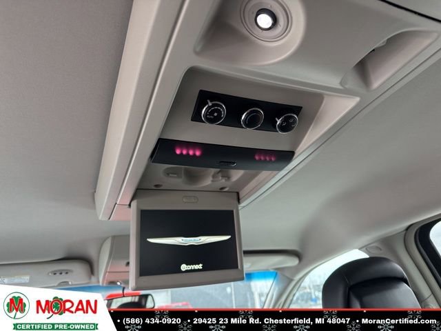 Used 2013 Chrysler Town & Country Touring image 29