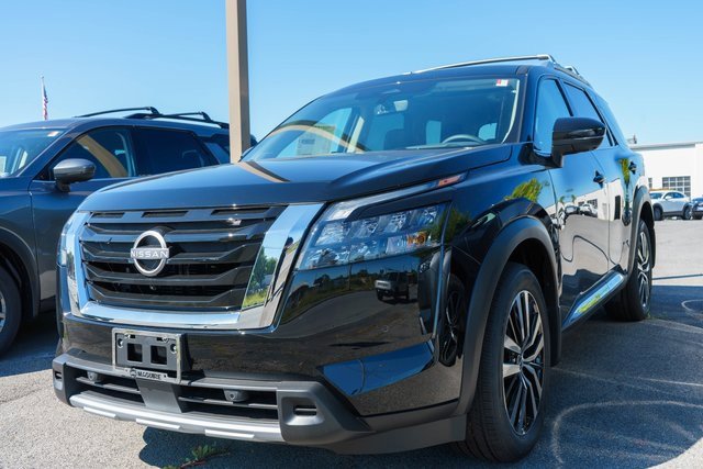 New 2025 Nissan Pathfinder Platinum