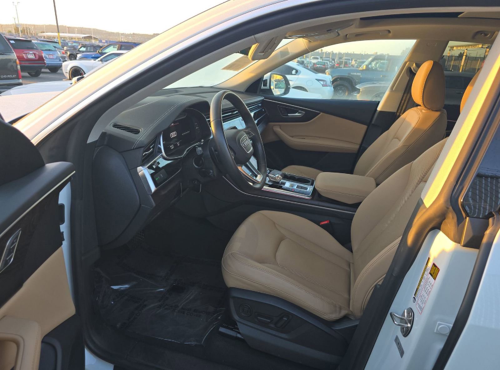 Used 2023 Audi Q8 Premium Plus w/ Premium Plus Package image 7