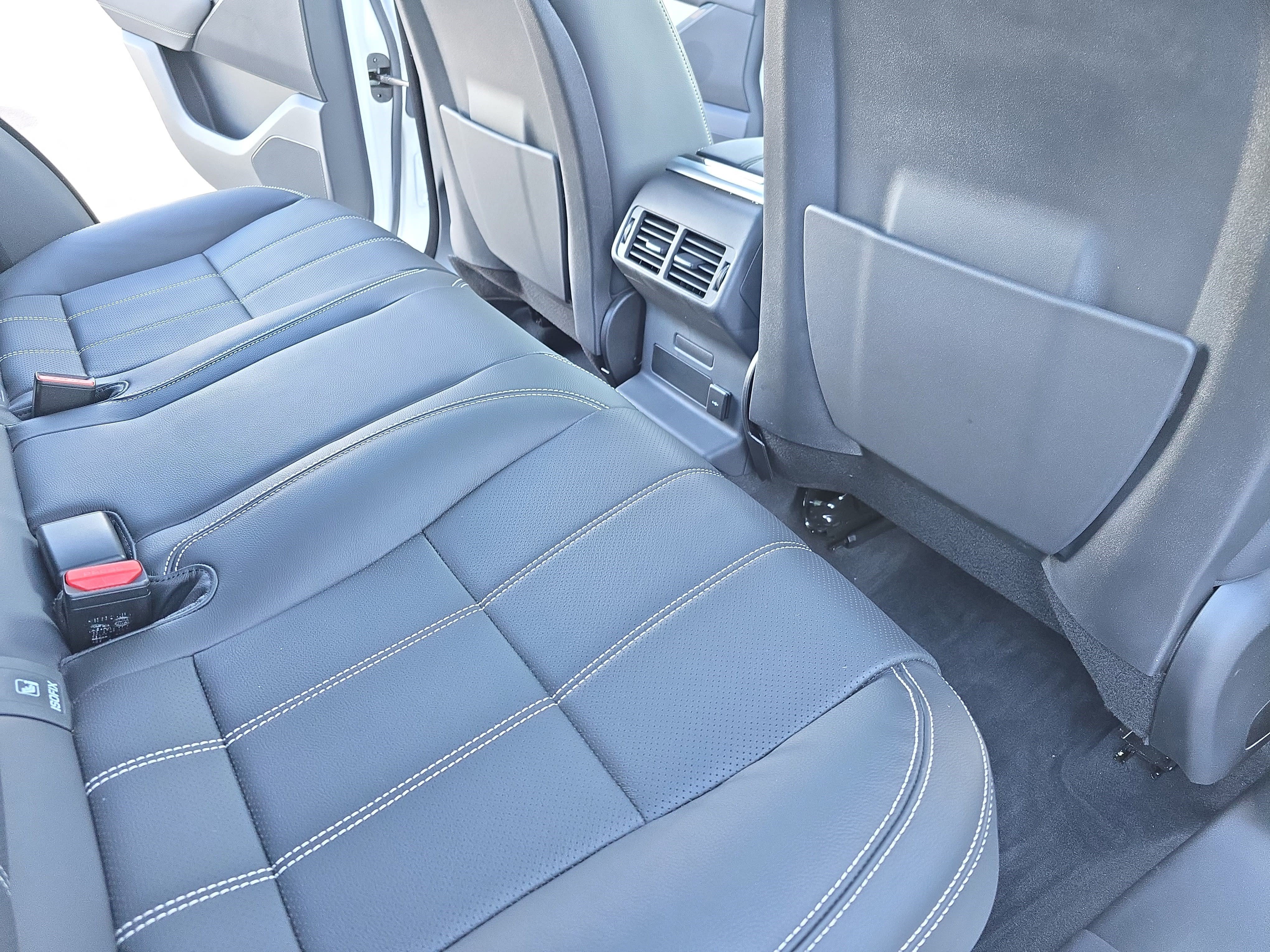 Used 2022 Land Rover Range Rover Velar R-Dynamic S image 11