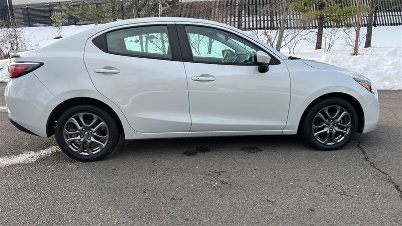 Used 2019 Toyota Yaris LE FWD image 11