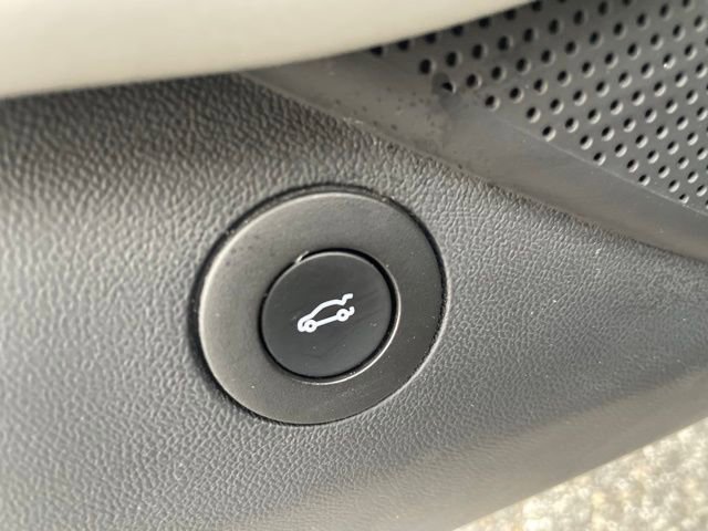 Used 2023 Chevrolet Camaro LT image 10