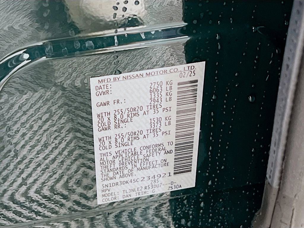 Used 2025 Nissan Pathfinder Platinum image 27