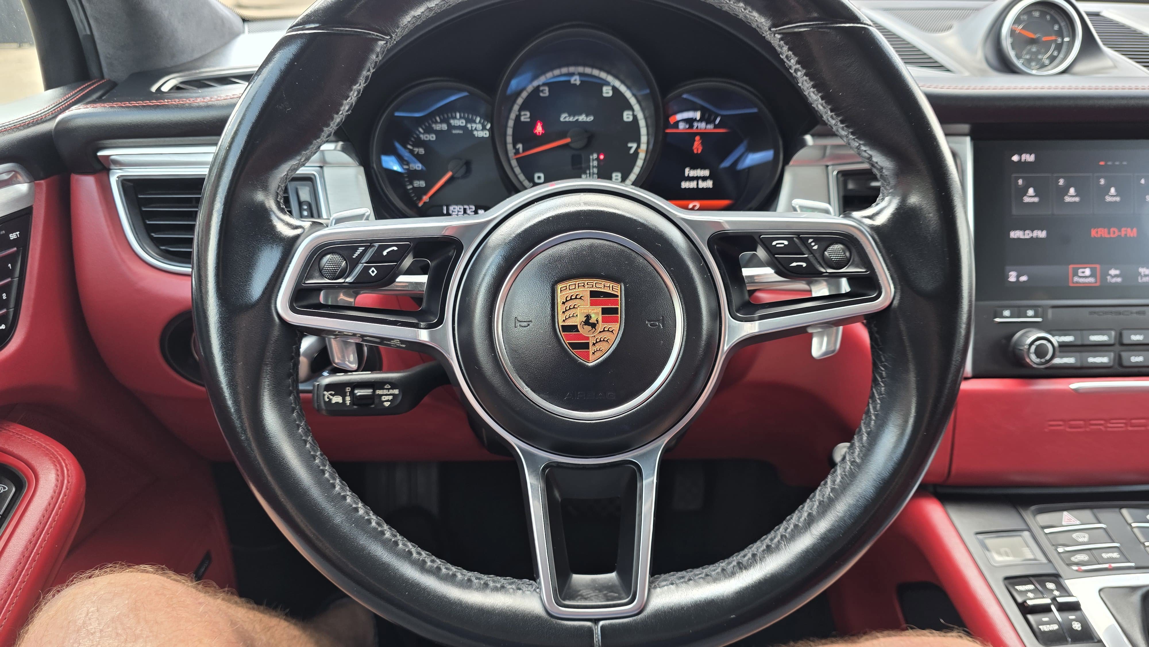Used 2018 Porsche Macan Turbo AWD/4WD image 39