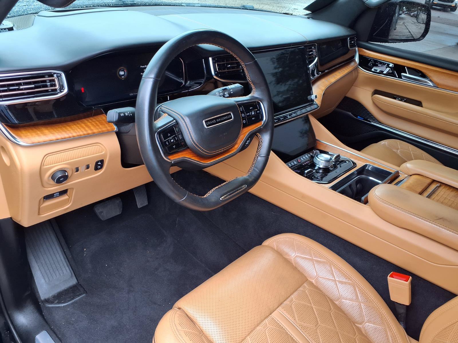 Used 2023 Jeep Grand Wagoneer Series III w/ Rear Seat Video Group 1 AWD/4WD image 9