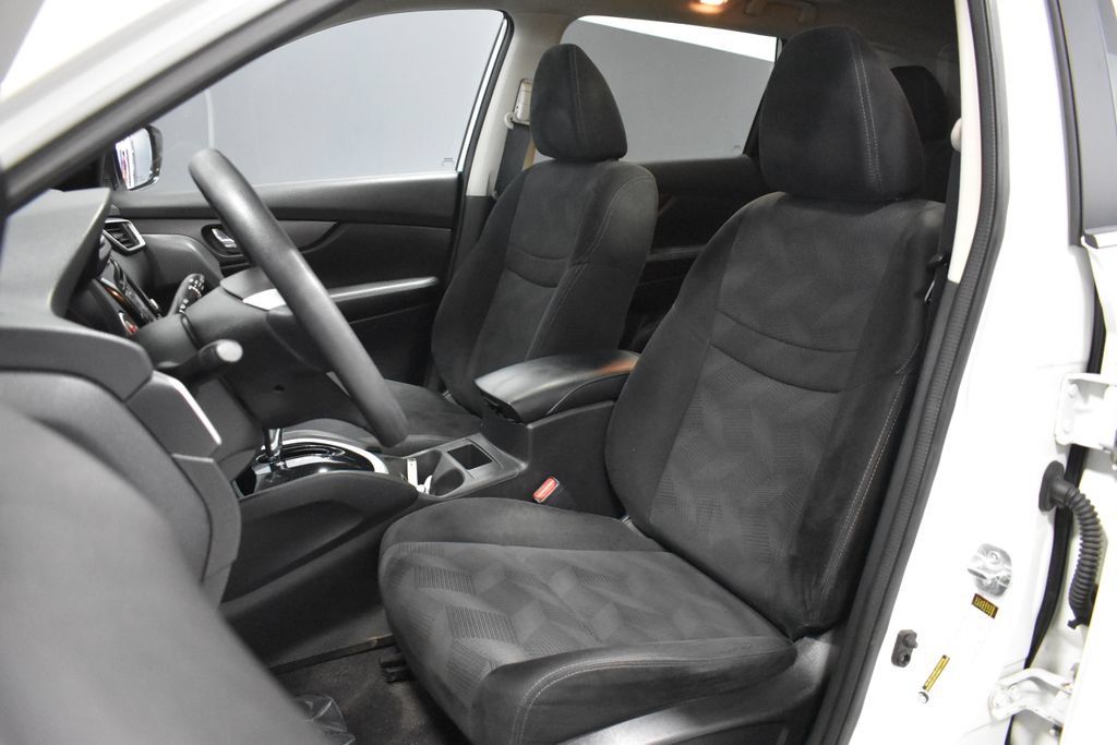 Used 2014 Nissan Rogue SV w/ SV Premium Package FWD image 5